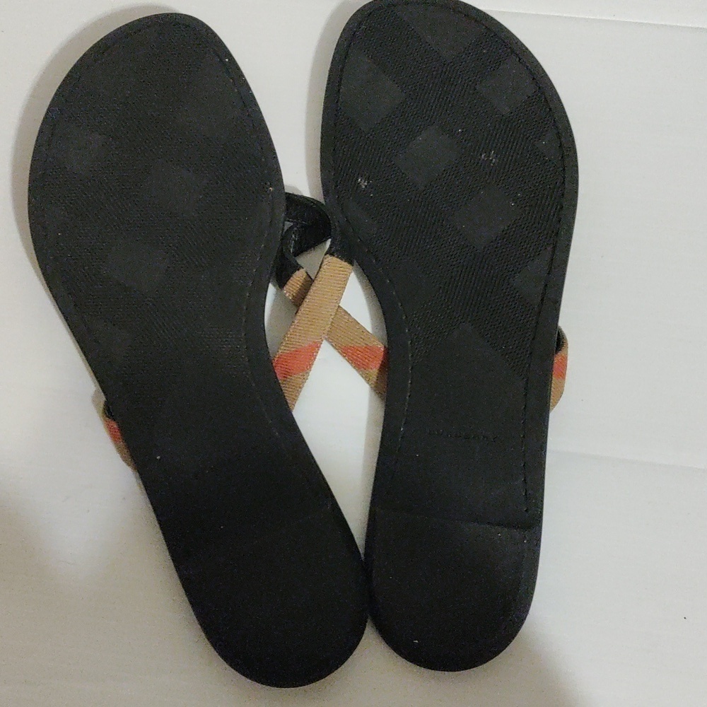 Burberry Maisie Nova Check Thong Sandals Sz 38.5 Iconic Plaid Chic Flat - Picture 8 of 9